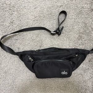 ALO Yoga Explorer Fanny Pack